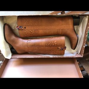 Valentino leather women’s boots. NEW. 8.5/39 NWT